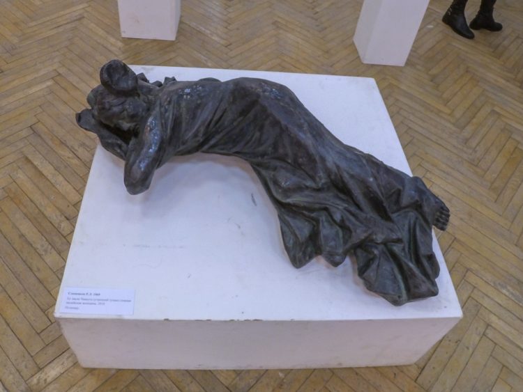 Осень 2018 в СПб СХ - скульптура, керамика YDXJ8999